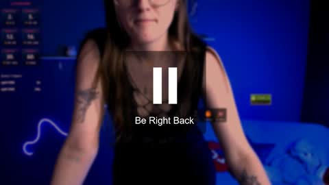 luna_berryy online show from 02.13.25