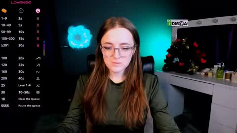 luna_berryy online show from 02.21.25