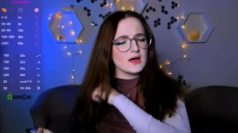 luna_berryy online show from 11.13.25