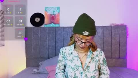 luna_blooms online show from 04.11.26