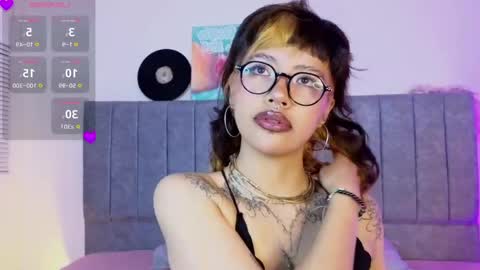 luna_blooms online show from 04.15.26