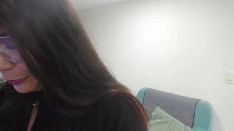 luna  online show from 12.19.25