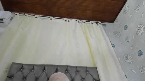 Luna Eva online show from 01.29.25