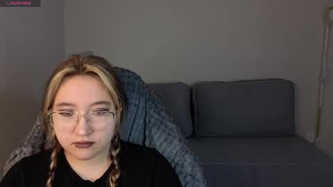 Luna Host online show from 04.01.26