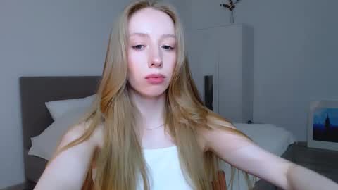 Snapshot of luna_insanity chatting on 02.06.25 Luna online show from 02.06.25