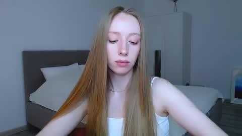 Snapshot of luna_insanity chatting on 02.17.25 Luna online show from 02.17.25