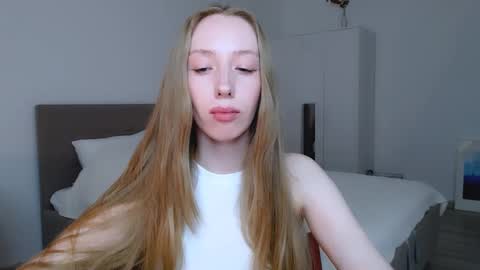 Snapshot of luna_insanity chatting on 03.06.25 Luna online show from 03.06.25