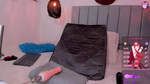LUNA LOBOO online show from 04.30.26