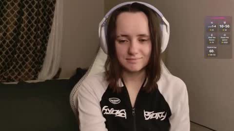 luna_loveeee online show from 11.27.25