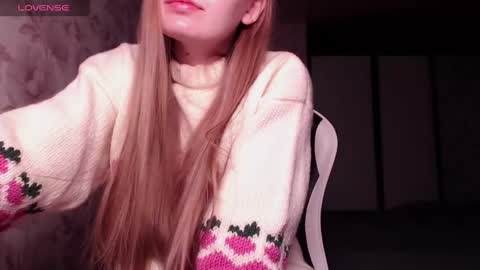 Snapshot of luna_loveisgood chatting on 12.05.24 Luna online show from 12.05.24