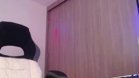 Snapshot of luna_mails chatting on 12.13.25 Luna online show from 12.13.25