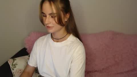 Snapshot of luna_moon77 chatting on 09.10.25 Luna online show from 09.10.25