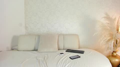 Snapshot of luna_noirxx chatting on 02.16.26 Luna online show from 02.16.26