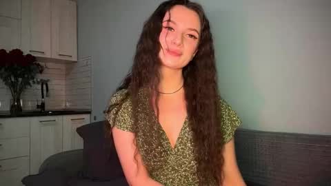Snapshot of luna_raee chatting on 09.29.25 luna_raee online show from 09.29.25
