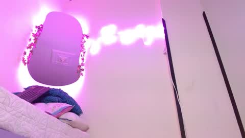 Luna Rougets online show from 03.17.26