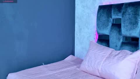 luna_sophya online show from 09.27.25