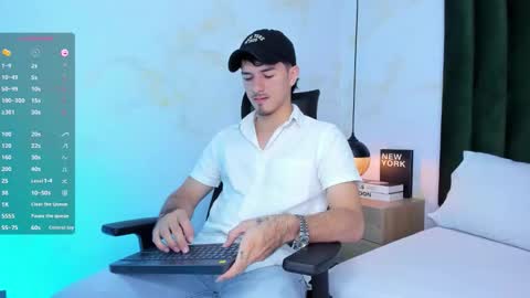 Snapshot of luna_stanford chatting on 12.04.25 Luna Stanford online show from 12.04.25