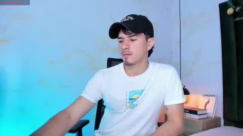 Snapshot of luna_stanford chatting on 12.15.25 Luna Stanford online show from 12.15.25