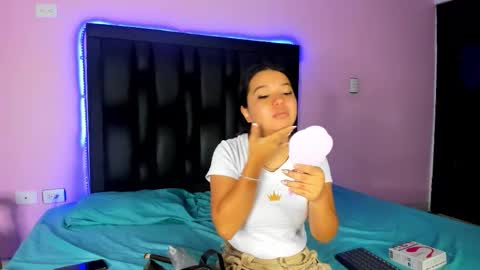 Luna  online show from 11.15.25