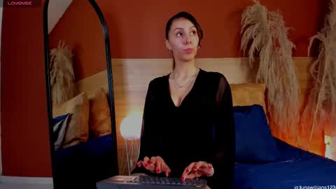 Snapshot of luna_willians chatting on 02.13.26 luna online show from 02.13.26