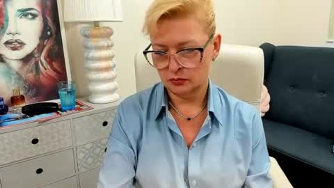 Snapshot of luna_xfantasy chatting on 07.18.26 L u n a online show from 07.18.26