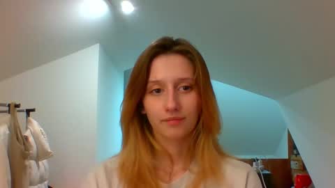 L U N A  online show from 12.23.24