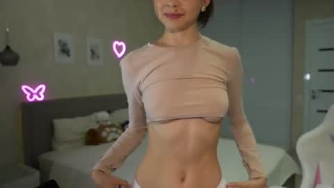Snapshot of luna_yung chatting on 07.01.26 Sweet Luna online show from 07.01.26