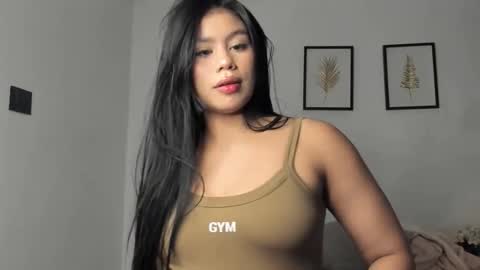 lunaa08 online show from 04.17.26