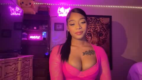 lunaa_11 online show from 04.29.26