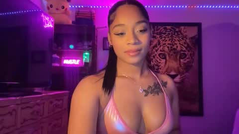 lunaa_11 online show from 04.30.26