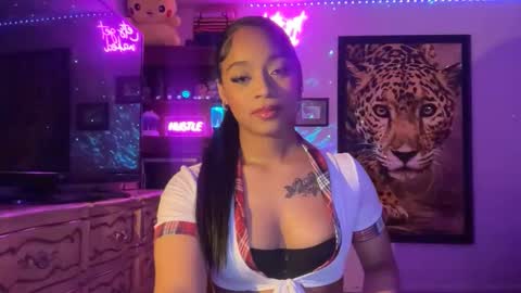 lunaa_11 online show from 06.11.26