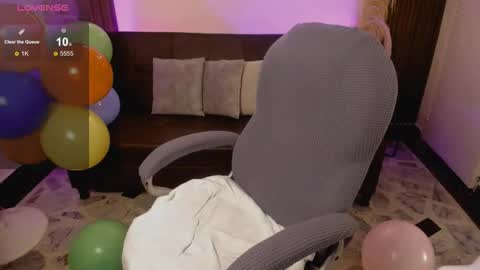 Snapshot of lunaa_lynch chatting on 01.17.26 Luna online show from 01.17.26