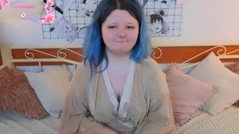 Snapshot of lunaar_ chatting on 04.29.26 Luna online show from 04.29.26