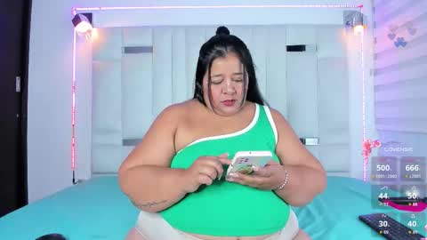 Snapshot of lunaasweett chatting on 11.04.25 online show from 11.04.25