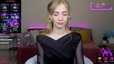 Snapshot of lunabelli chatting on 04.24.26 LunaBelli online show from 04.24.26