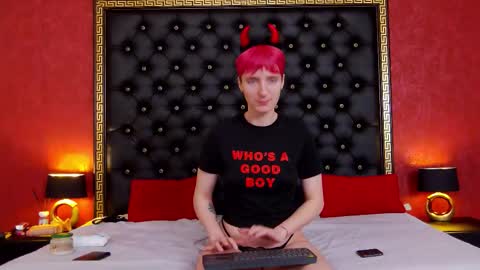 Luna Devil online show from 02.12.26