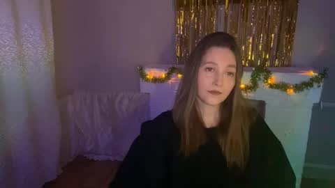 lunafeather online show from 12.19.25