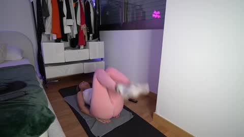 Laura online show from 02.27.25