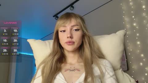 Luna online show from 12.23.25