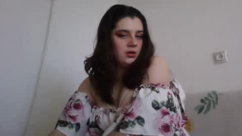 Snapshot of lunamoody chatting on 09.27.25 lunamoody online show from 09.27.25