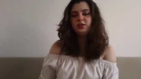 Snapshot of lunamoody chatting on 09.29.25 lunamoody online show from 09.29.25
