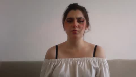 Snapshot of lunamoody chatting on 10.03.25 lunamoody online show from 10.03.25