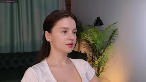 lunaolivia_ online show from 11.07.25