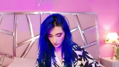 Snapshot of lunapagee chatting on 09.23.25 Luna Page online show from 09.23.25