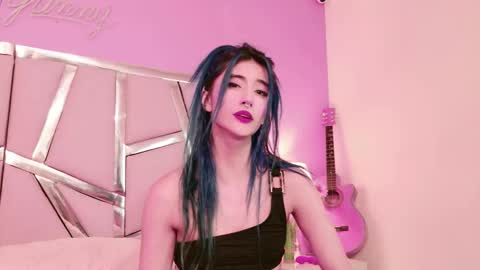 Snapshot of lunapagee chatting on 10.02.25 Luna Page online show from 10.02.25