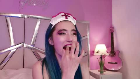 Snapshot of lunapagee chatting on 10.07.25 Luna Page online show from 10.07.25