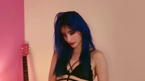 Snapshot of lunapagee chatting on 10.13.25 Luna Page online show from 10.13.25