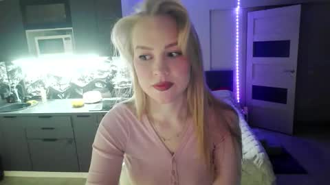 lunapeony online show from 02.23.26