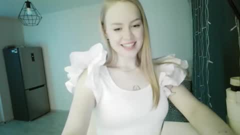 lunapeony online show from 03.03.26