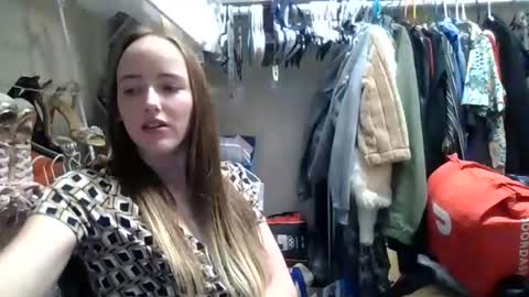 lunapixie2020 online show from 10.28.25